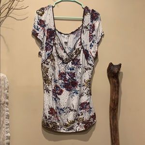 Floral v-neck Tee Shirt